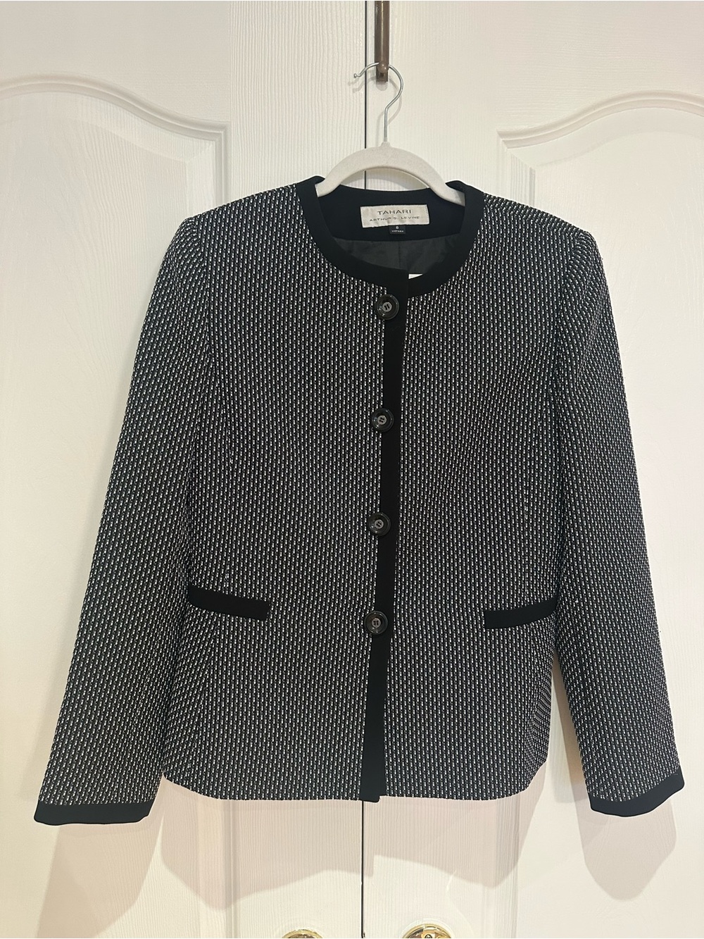 Tahari Arthur S. Levine Size 8 Black White Tweed-Like Jacket Blazer, Like New